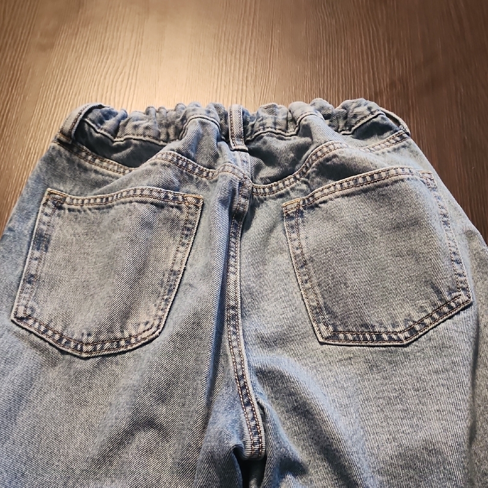 Old Navy Women's Light Blue Relaxed Jeans - Picture 9 of 9